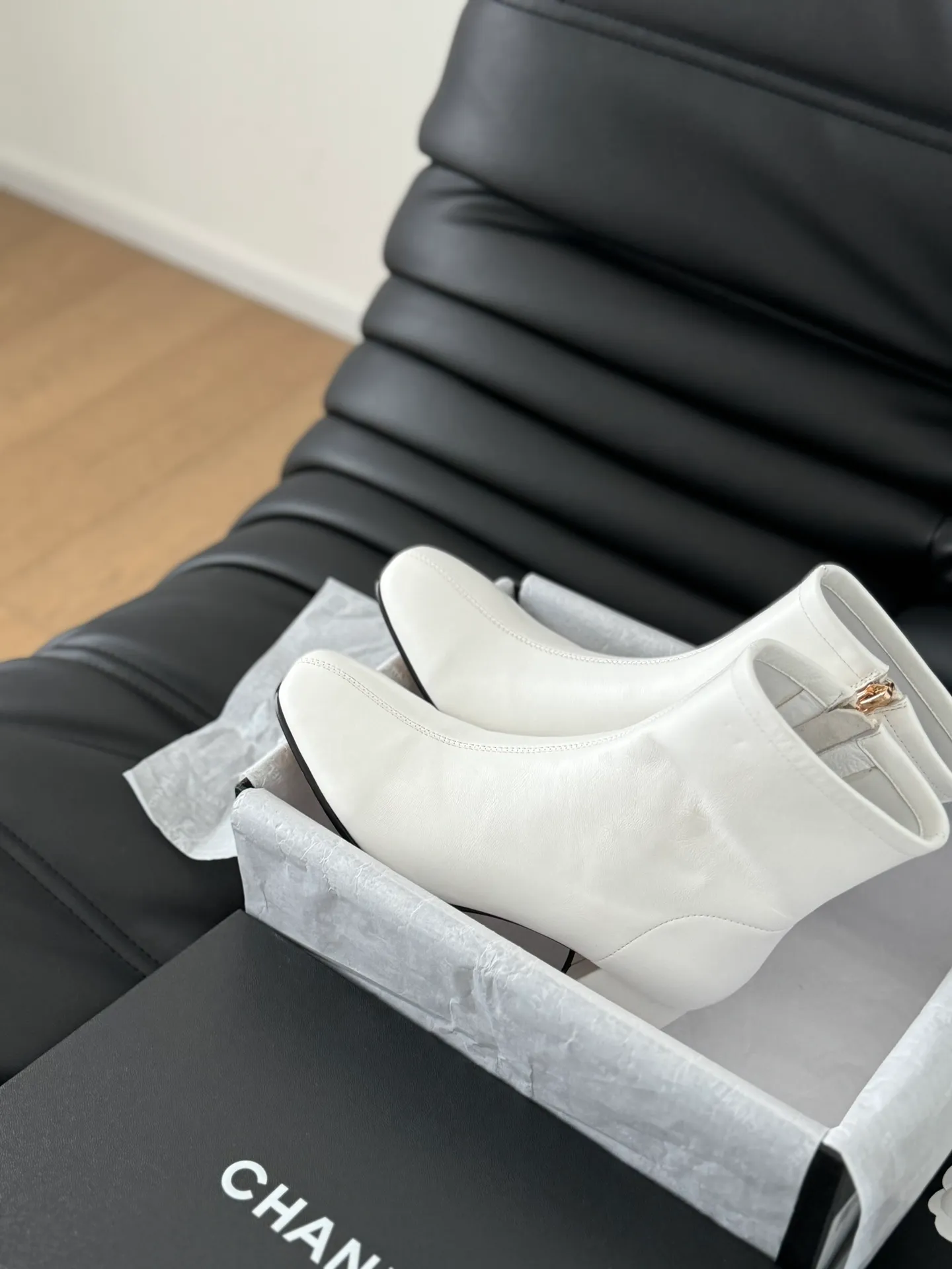 👟👟Ex-factory price 640👟👟 Purchasing-grade Chanel classic new stretch boots series! The leather texture is super good, and the upper is delicate ~ Calfskin upper, sheepskin lining, original outsole! Size:35-39 Other sizes are determined